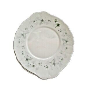 Duchess Ivy 509 Fine Bone China Dinner Plates Pair England Green Gold 26cm